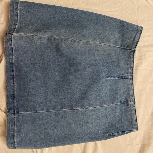 Dresses & Skirts - I’m selling this skirt beacuse is too small for me, and i never used them